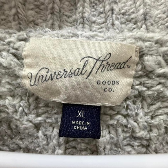 Universal Thread Gray Cable Knit Button Front Cardigan Sweater Small Womens - Picture 3 of 4